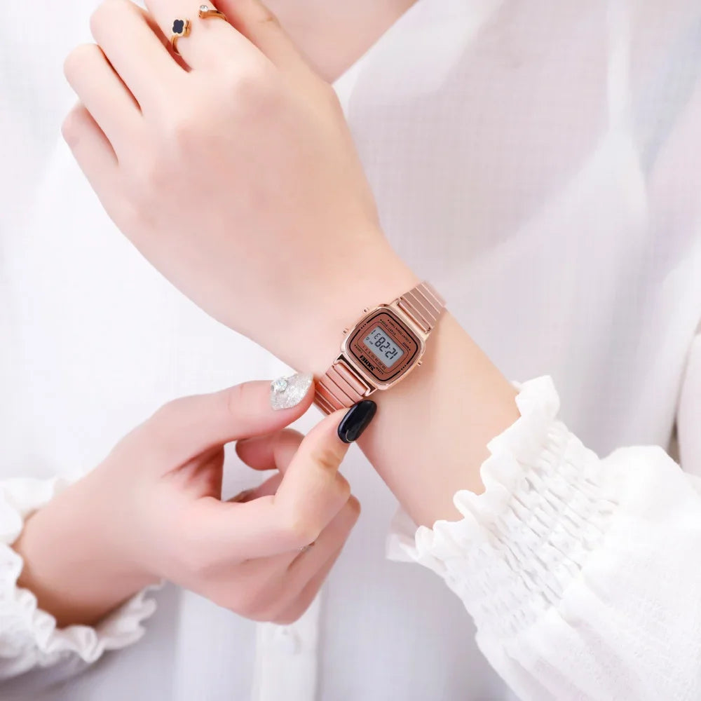 Montre Femme SKMEI 1901 — Digitale, Chrono, Calendrier & Résistante à l'Eau